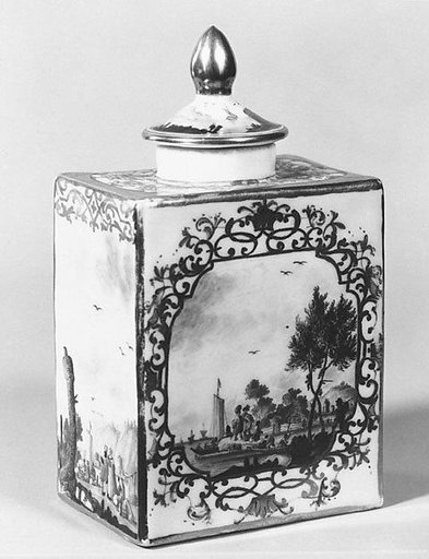 Tea caddy
