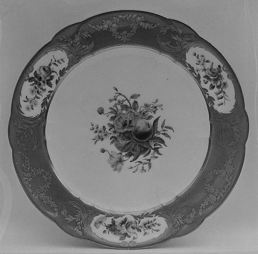 Plate (part of a service)