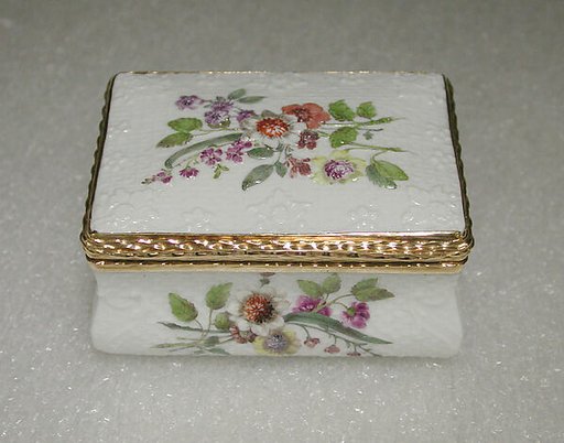 Snuffbox