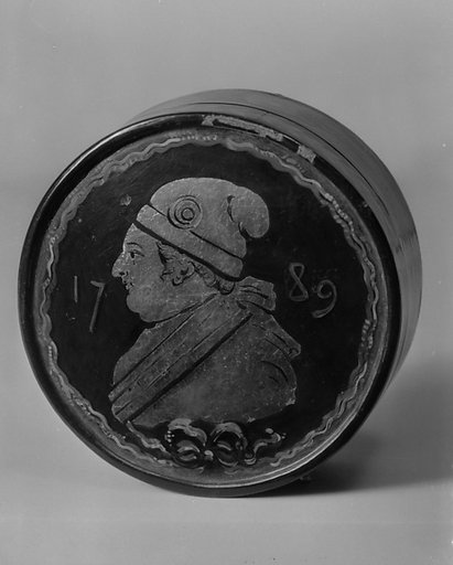 Box with portrait of Louis XVI in Phrygian cap