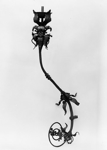Pair of wall brackets