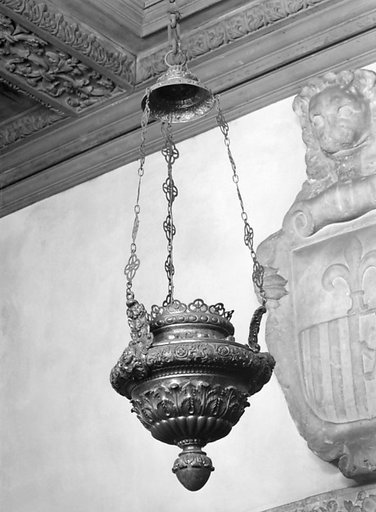 Sanctuary lamp