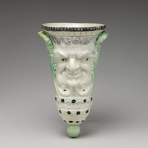 Stirrup cup