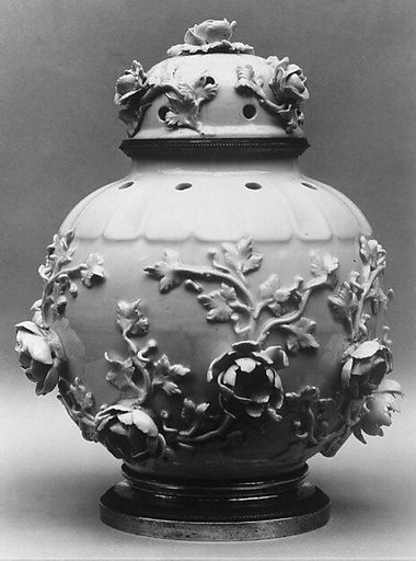 Potpourri jar with cover