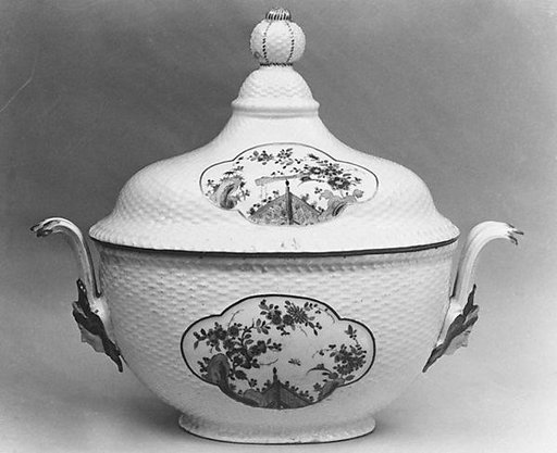 Tureen with cover