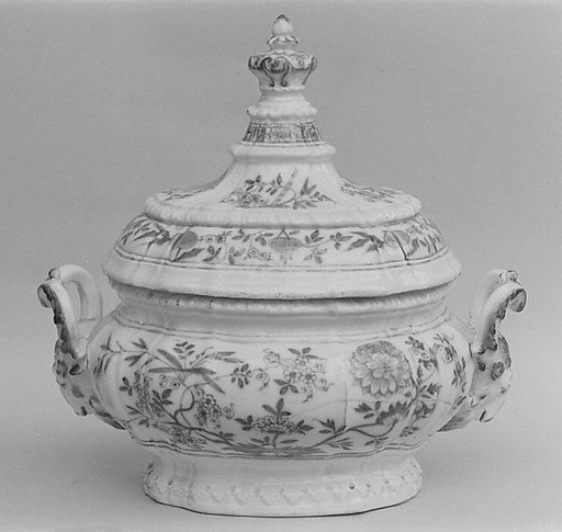 Tureen with cover