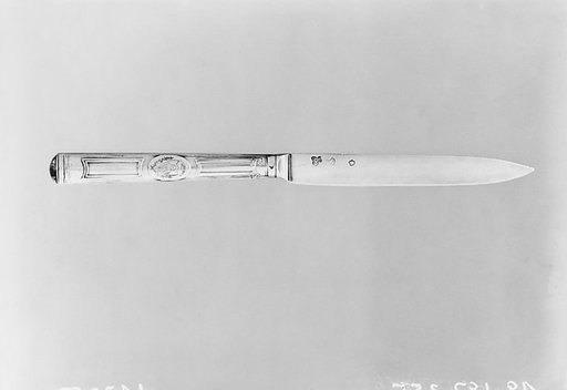 Knife