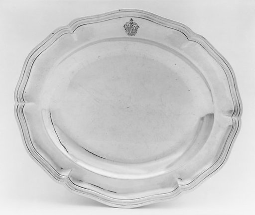 Platter (one of a set, of graduated sizes)