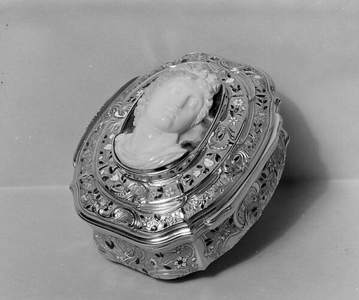 Snuffbox