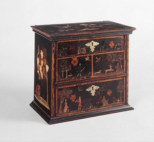 Small chest of drawers