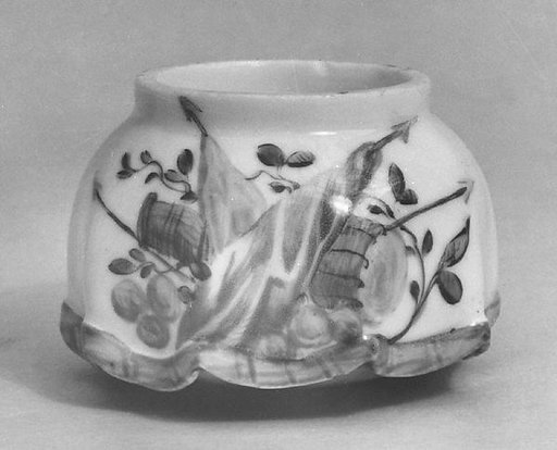 Snuffbox (?) (one of a pair)