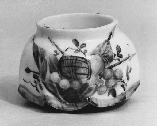 Snuffbox (?) (one of a pair)