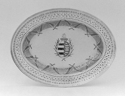Tray for a fruit basket (part of a service)