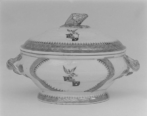 Tureen with cover (part of a service)