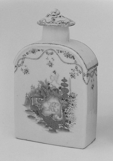 Tea caddy with cover