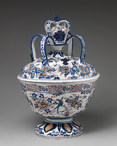 Ceremonial punch bowl with cover