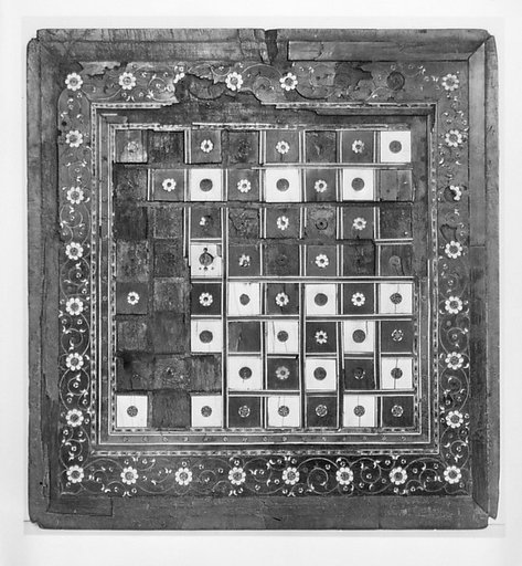 Chess and goose game board