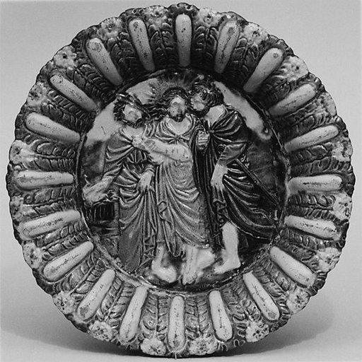 Dish with Christ and two disciples