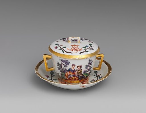 Small tureen and stand