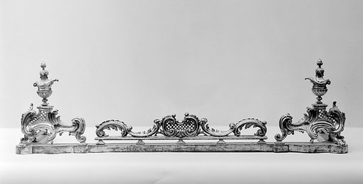 Fireplace fender