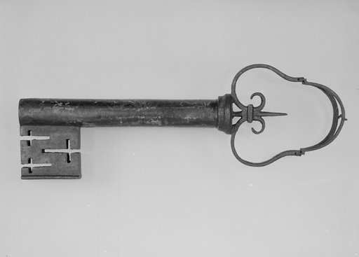 Shop sign in the form of a key