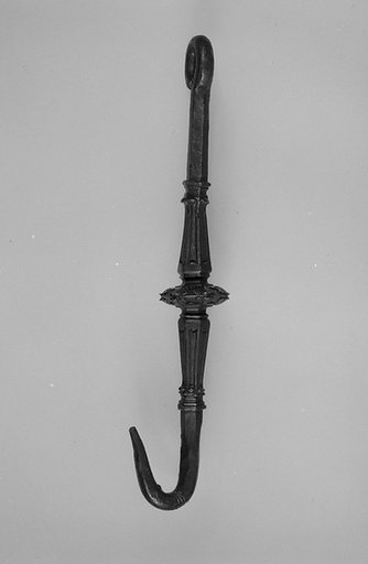 Pair of hooks