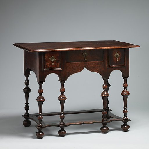 Dressing table
