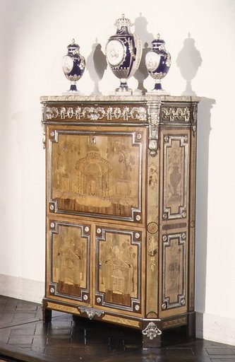 Upright secretary