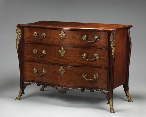 Chest of drawers