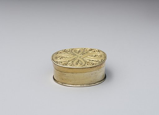Miniature box with cover