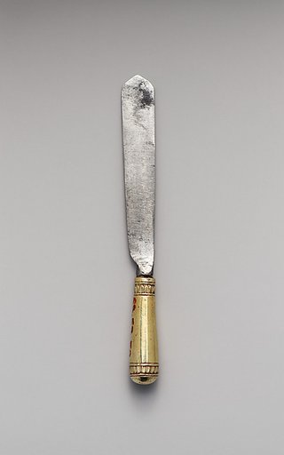 Miniature knife