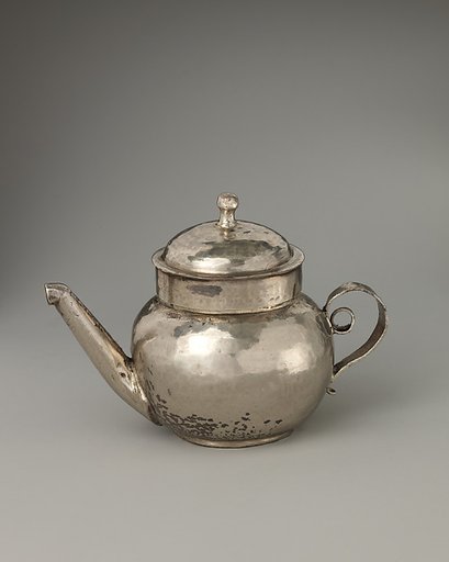 Miniature teapot with cover