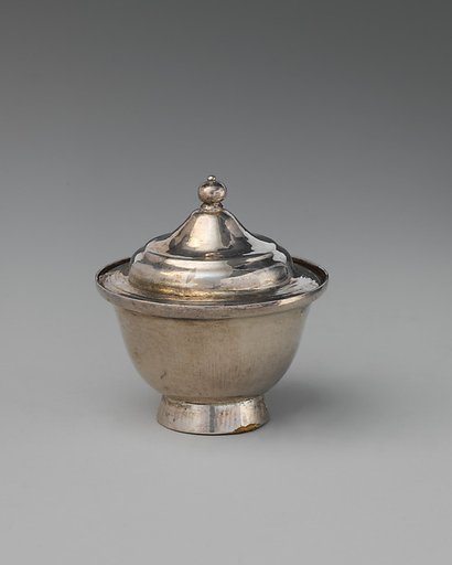 Miniature sugar bowl with cover