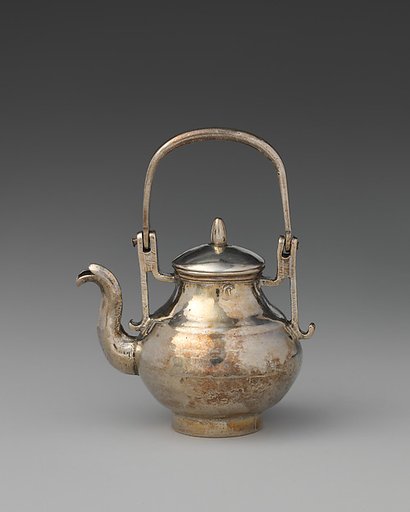Miniature kettle with cover
