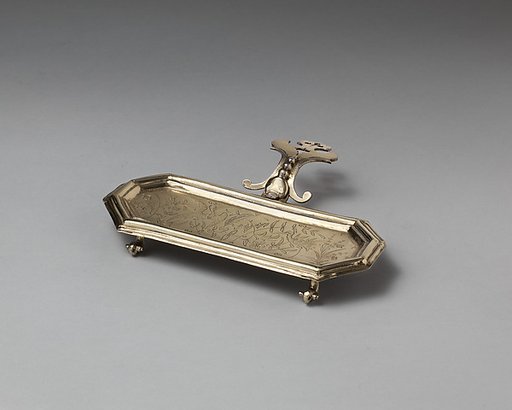 Snuffers tray (part of a toilet service)