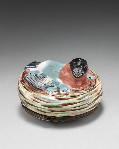 Bonbonnière in the form of a bird (robin)
