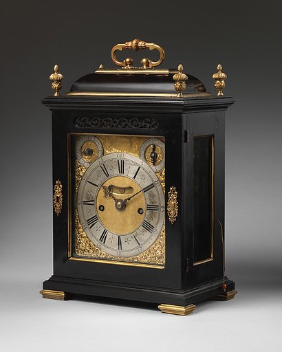 Balloon bracket clock