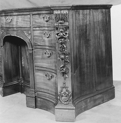 Kneehole writing table