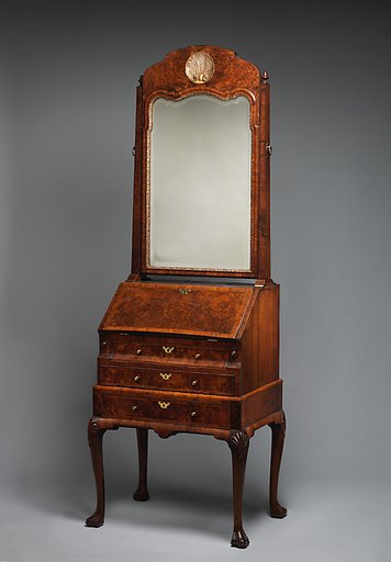 Bureau dressing table