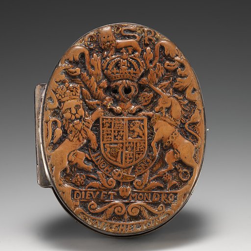 Tobacco box with royal arms of Great Britain