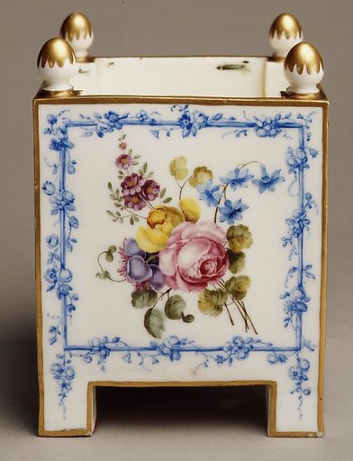 Pair of flower pots (caisses carrés)