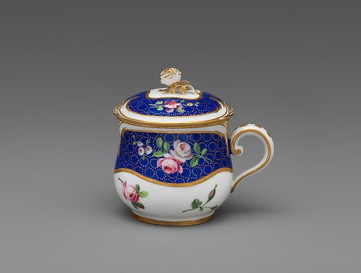 Cup with cover (pot à jus)