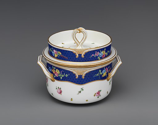 Ice pail with cover and liner (seau à glace)