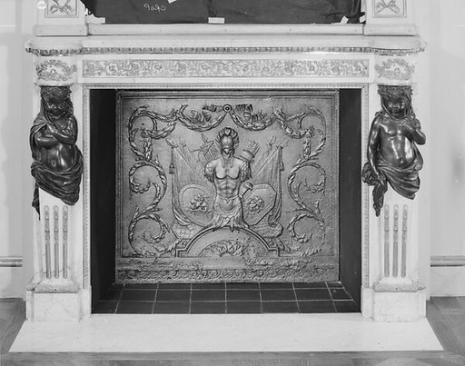 Chimneypiece