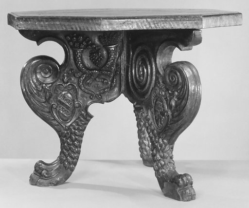 Octagonal table