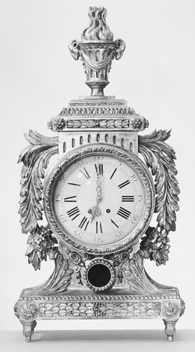 Mantel clock (pendule)