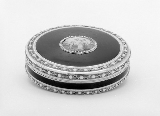 Snuffbox