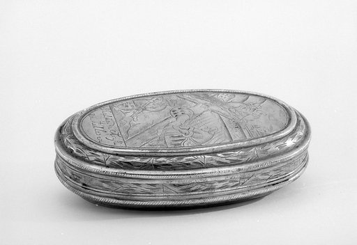 Tobacco box