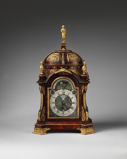Musical bracket or table clock with calendar and repeating work
