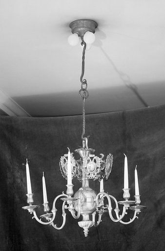 Six-light chandelier